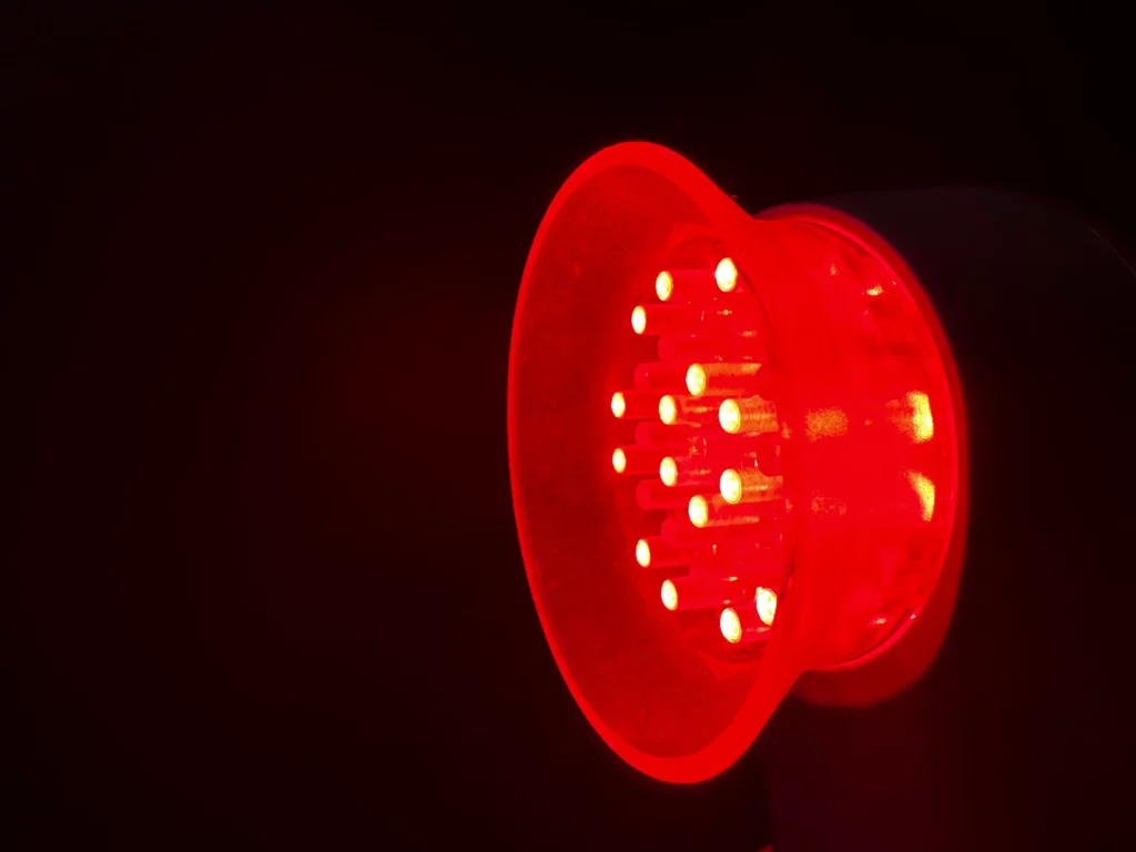Comb and spacer with red light